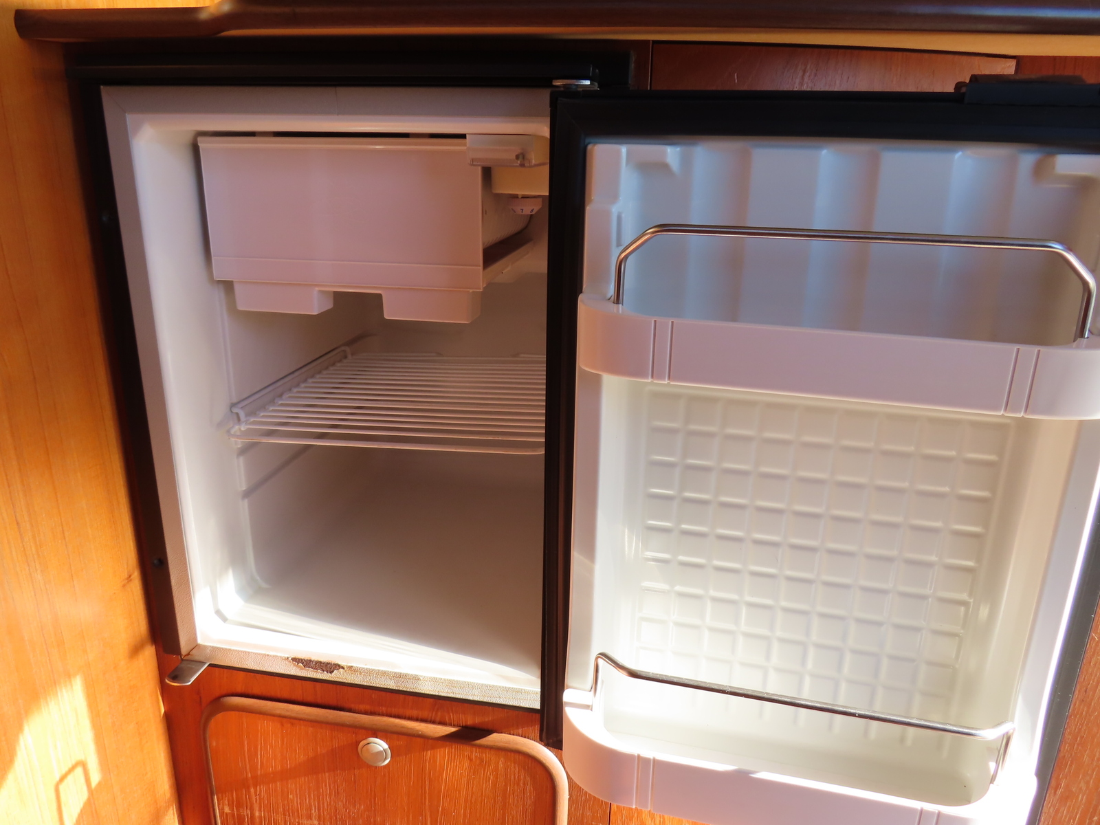 キャンピングカー バンコン ﾊｲｴｰｽ ﾋﾞｰｸﾙ ﾍﾞｯｾﾙ 冷蔵庫 天吊ﾓﾆﾀｰ