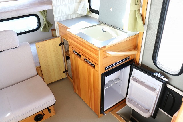 キャンピングカー キャブコン ﾎﾞﾝｺﾞ AtoZ ｱﾐﾃｨ 4WD　FFﾋｰﾀｰ