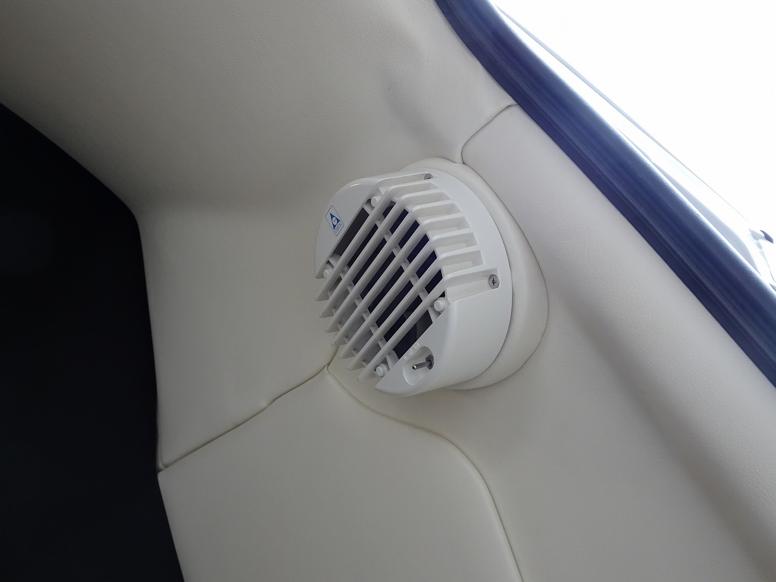 キャンピングカー バンコン ﾊｲｴｰｽﾄｲﾌｧｸﾄﾘｰﾊﾞｰﾃﾞﾝｱﾙﾀﾓｰﾀﾞ 4WD