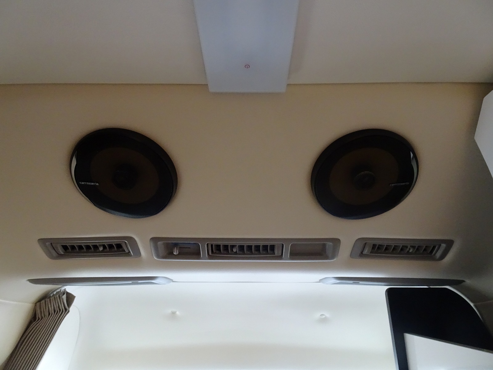 キャンピングカー バンコン ﾊｲｴｰｽﾄｲﾌｧｸﾄﾘｰﾊﾞｰﾃﾞﾝｱﾙﾀﾓｰﾀﾞ 4WD