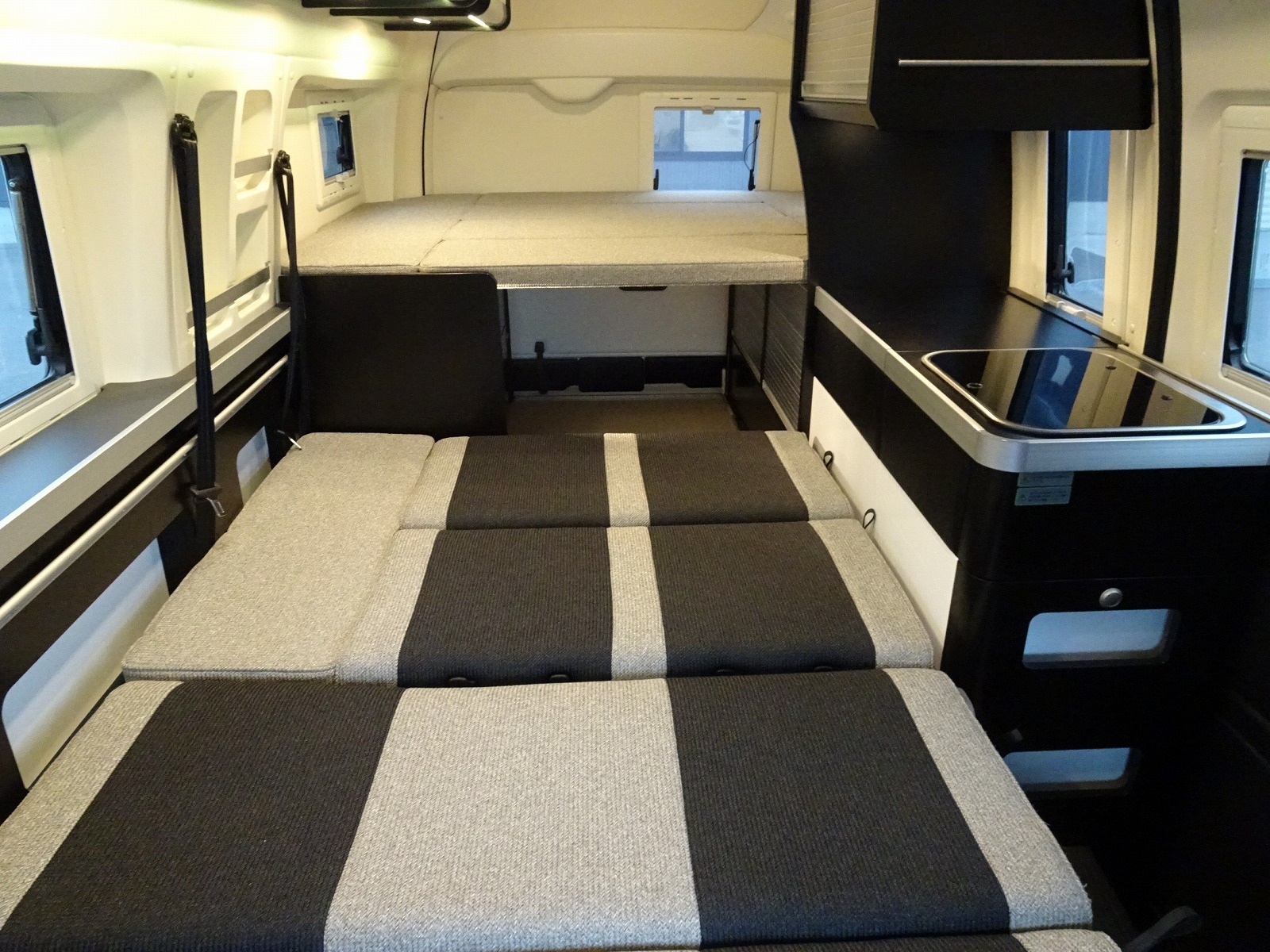 キャンピングカー バンコン ﾊｲｴｰｽﾄｲﾌｧｸﾄﾘｰﾊﾞｰﾃﾞﾝｱﾙﾀﾓｰﾀﾞ 4WD