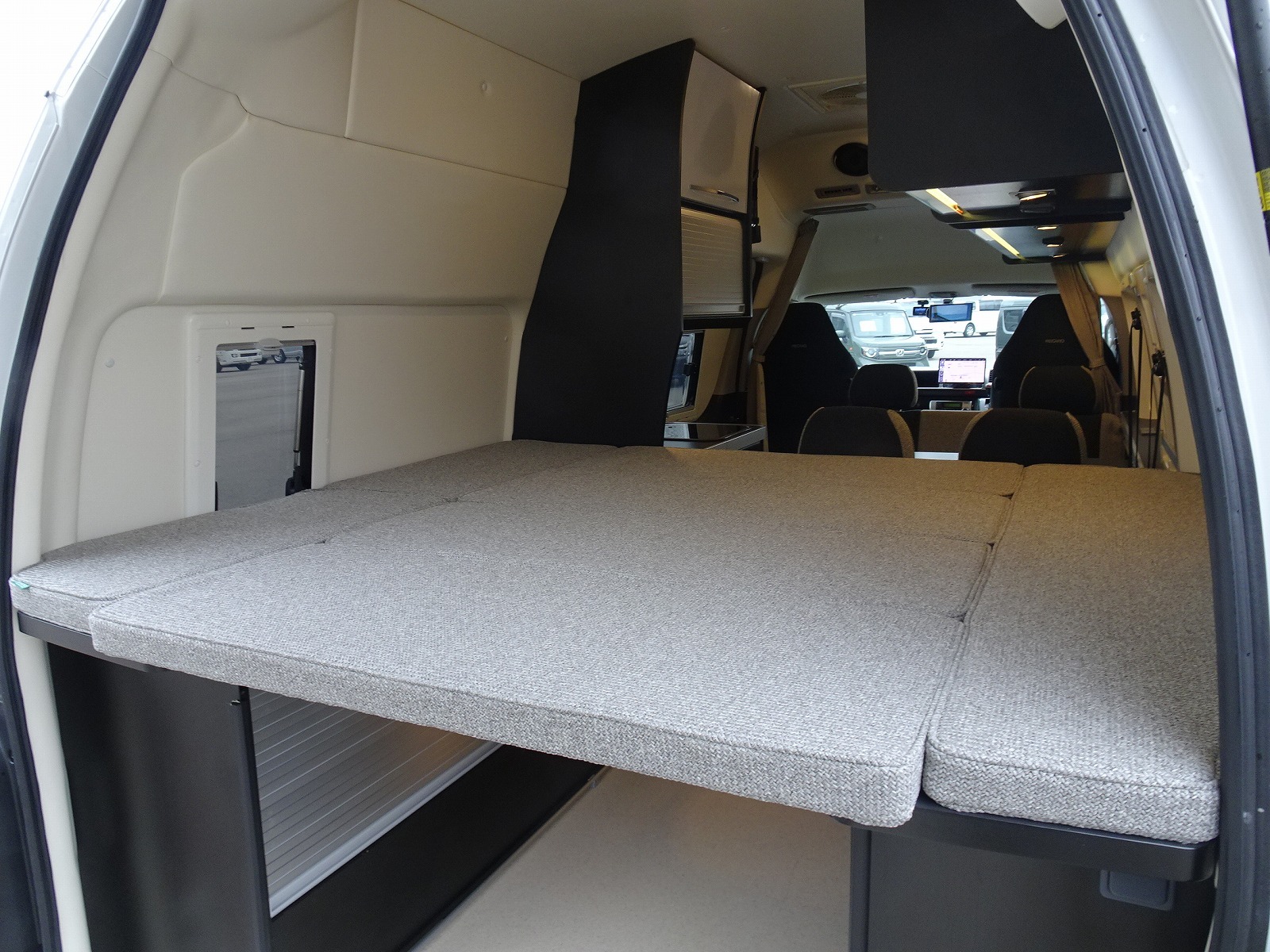 キャンピングカー バンコン ﾊｲｴｰｽﾄｲﾌｧｸﾄﾘｰﾊﾞｰﾃﾞﾝｱﾙﾀﾓｰﾀﾞ 4WD