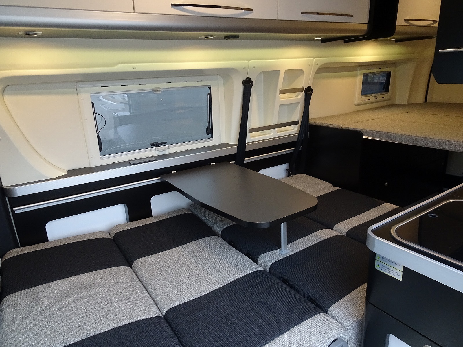 キャンピングカー バンコン ﾊｲｴｰｽﾄｲﾌｧｸﾄﾘｰﾊﾞｰﾃﾞﾝｱﾙﾀﾓｰﾀﾞ 4WD