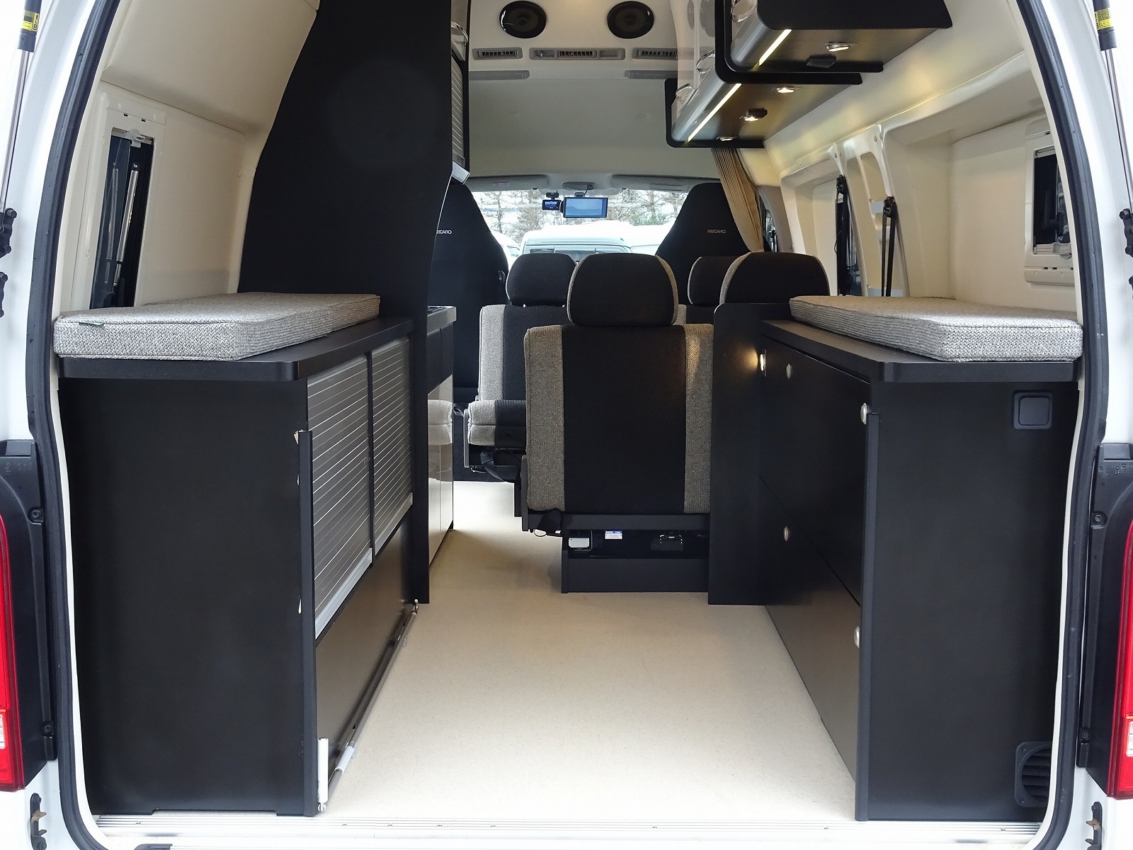 キャンピングカー バンコン ﾊｲｴｰｽﾄｲﾌｧｸﾄﾘｰﾊﾞｰﾃﾞﾝｱﾙﾀﾓｰﾀﾞ 4WD