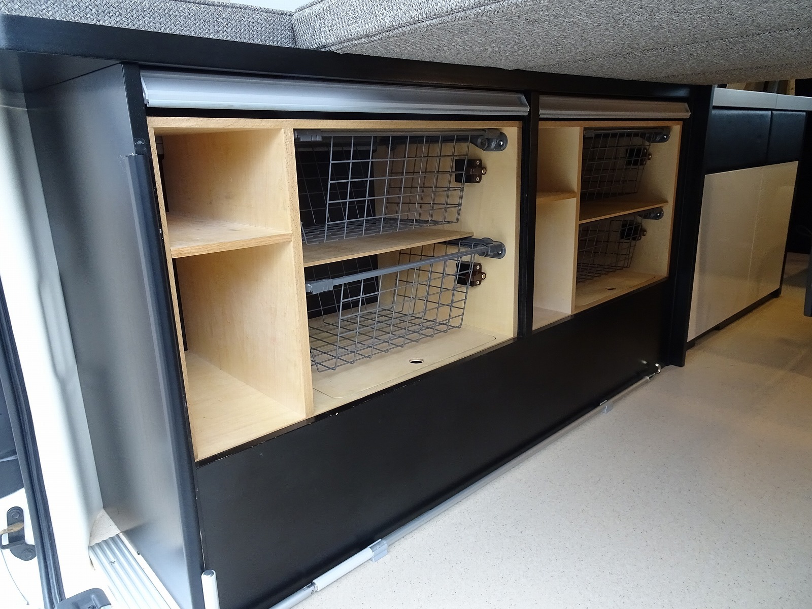 キャンピングカー バンコン ﾊｲｴｰｽﾄｲﾌｧｸﾄﾘｰﾊﾞｰﾃﾞﾝｱﾙﾀﾓｰﾀﾞ 4WD