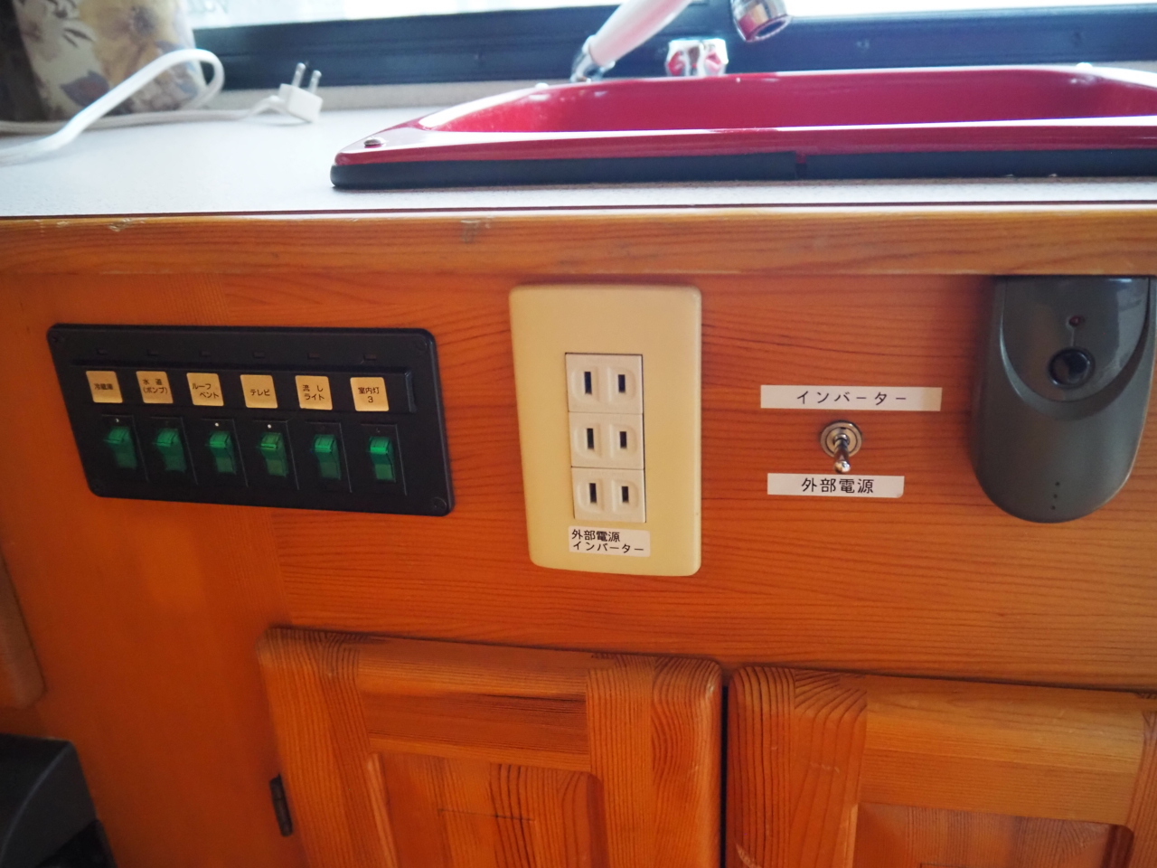 キャンピングカー キャブコン ｶﾑﾛｰﾄﾞ ﾅｯﾂRV ｸﾚｿﾝRE 家庭用ｴｱｺﾝ