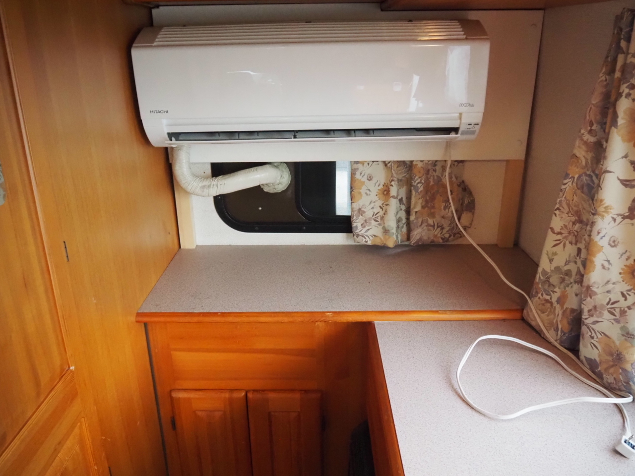 キャンピングカー キャブコン ｶﾑﾛｰﾄﾞ ﾅｯﾂRV ｸﾚｿﾝRE 家庭用ｴｱｺﾝ