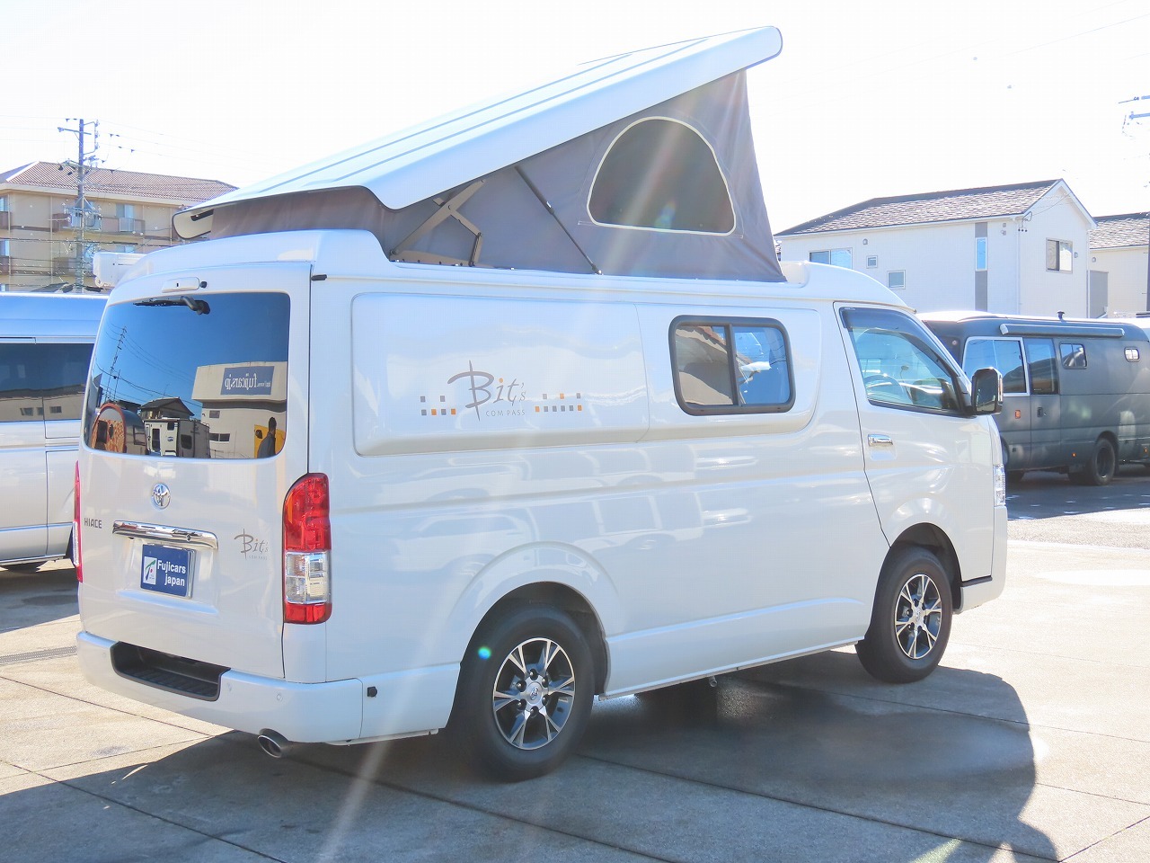 キャンピングカー バンコン ﾊｲｴｰｽ ﾎﾜｲﾄﾊｳｽ製　ｺﾝﾊﾟｽﾋﾞｯﾂ 4WD