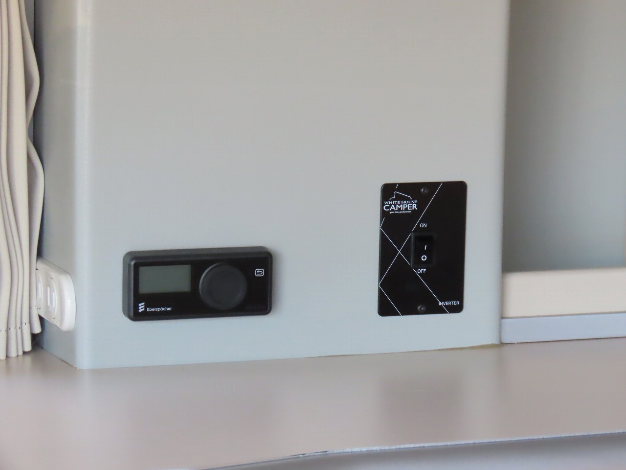 キャンピングカー バンコン ﾊｲｴｰｽ ﾎﾜｲﾄﾊｳｽ製　ｺﾝﾊﾟｽﾋﾞｯﾂ 4WD