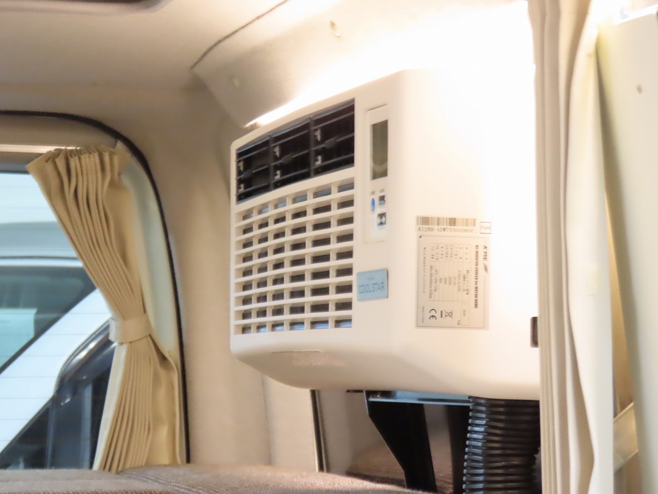 キャンピングカー バンコン ﾊｲｴｰｽ ﾎﾜｲﾄﾊｳｽ製　ｺﾝﾊﾟｽﾋﾞｯﾂ 4WD