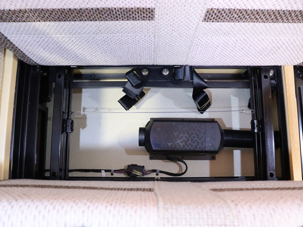 キャンピングカー キャブコン ﾀｳﾝｴｰｽ AtoZ ｱﾚﾝ 4WD　FF　電子ﾚﾝｼﾞ