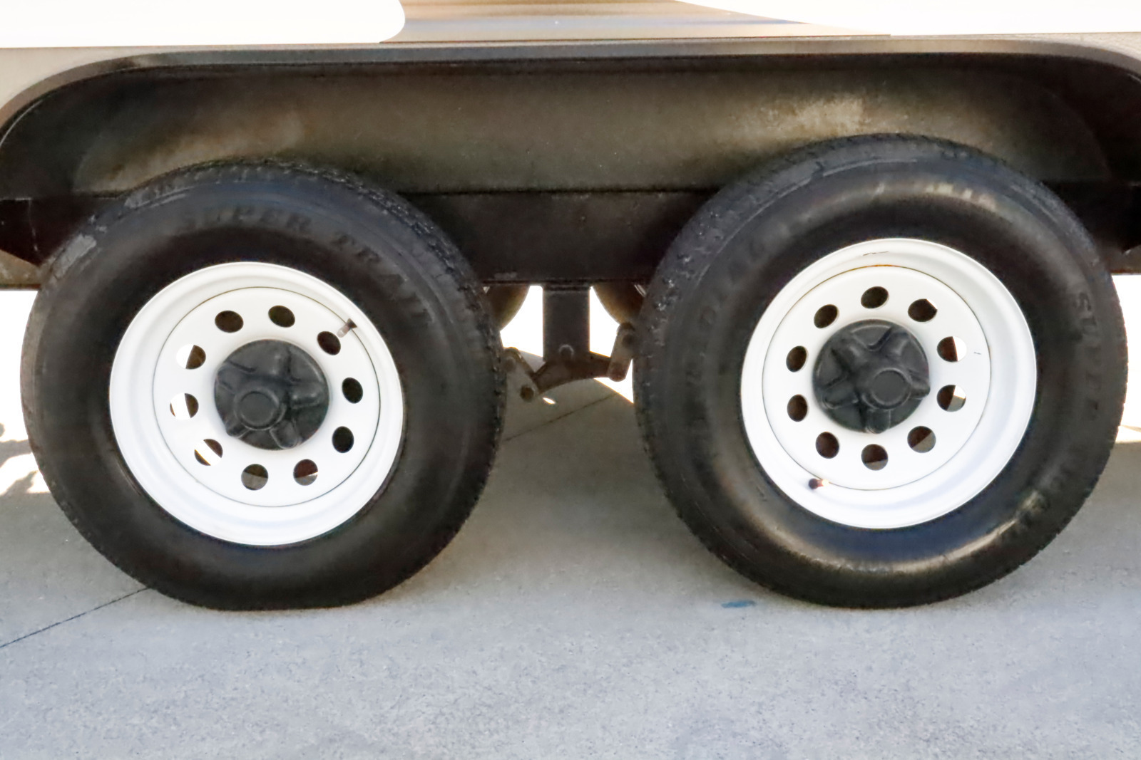 キャンピングカー トレーラー ﾌｫﾚｽﾄﾘﾊﾞｰ ﾜｲﾙﾄﾞｳｯﾄﾞXﾗｲﾄ ﾙｰﾌAC