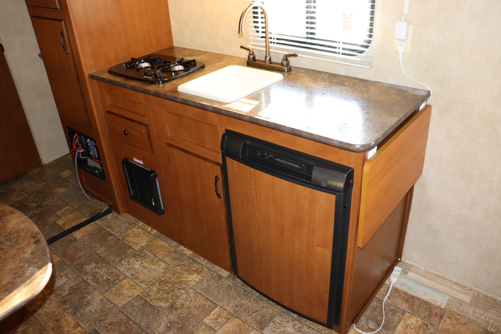 キャンピングカー トレーラー ﾌｫﾚｽﾄﾘﾊﾞｰ ﾜｲﾙﾄﾞｳｯﾄﾞXﾗｲﾄ ﾙｰﾌAC