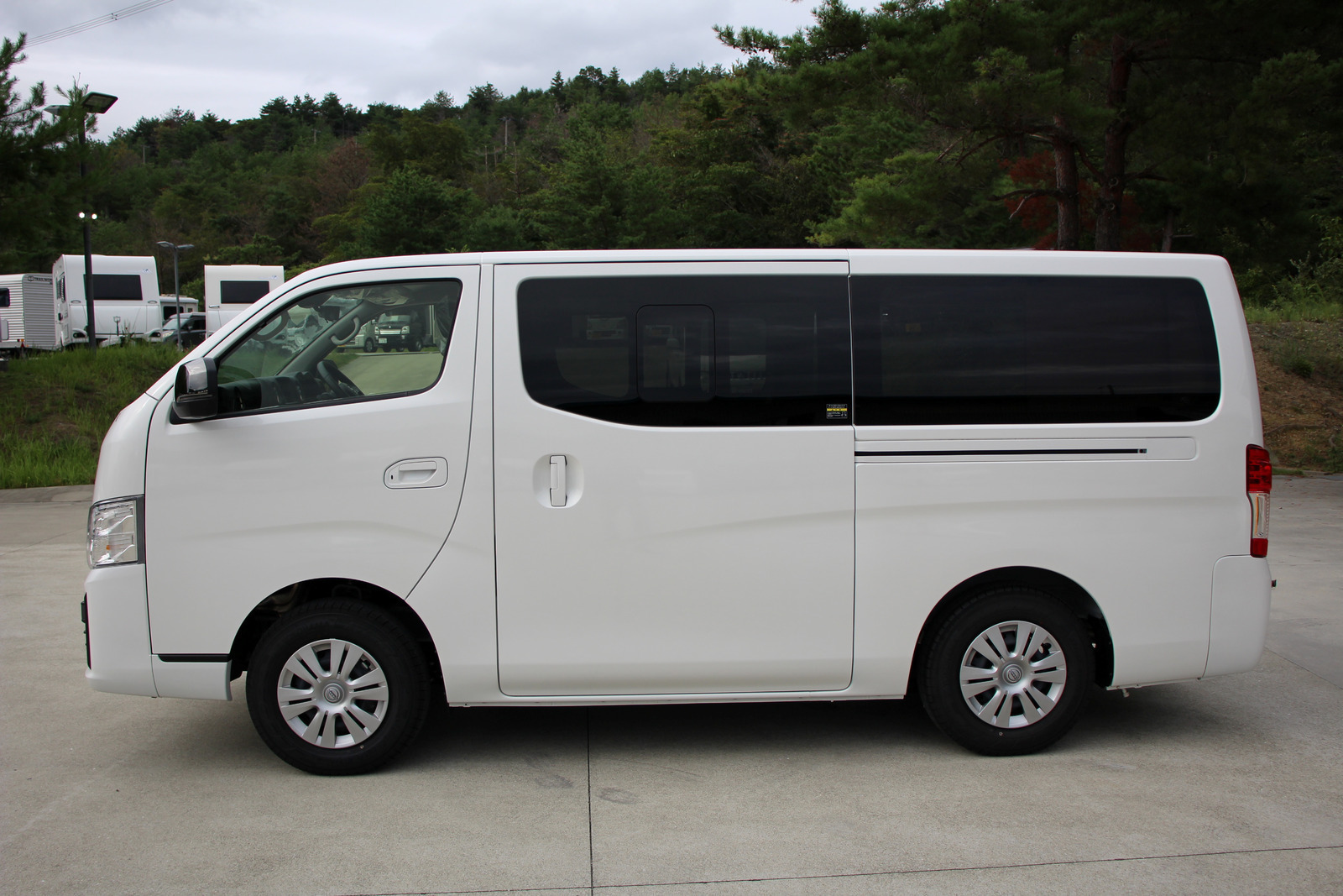 キャンピングカー バンコン ｷｬﾗﾊﾞﾝ FOCS ｸﾛｰｻｰｷｬﾝﾊﾟｰ 新車　展示車