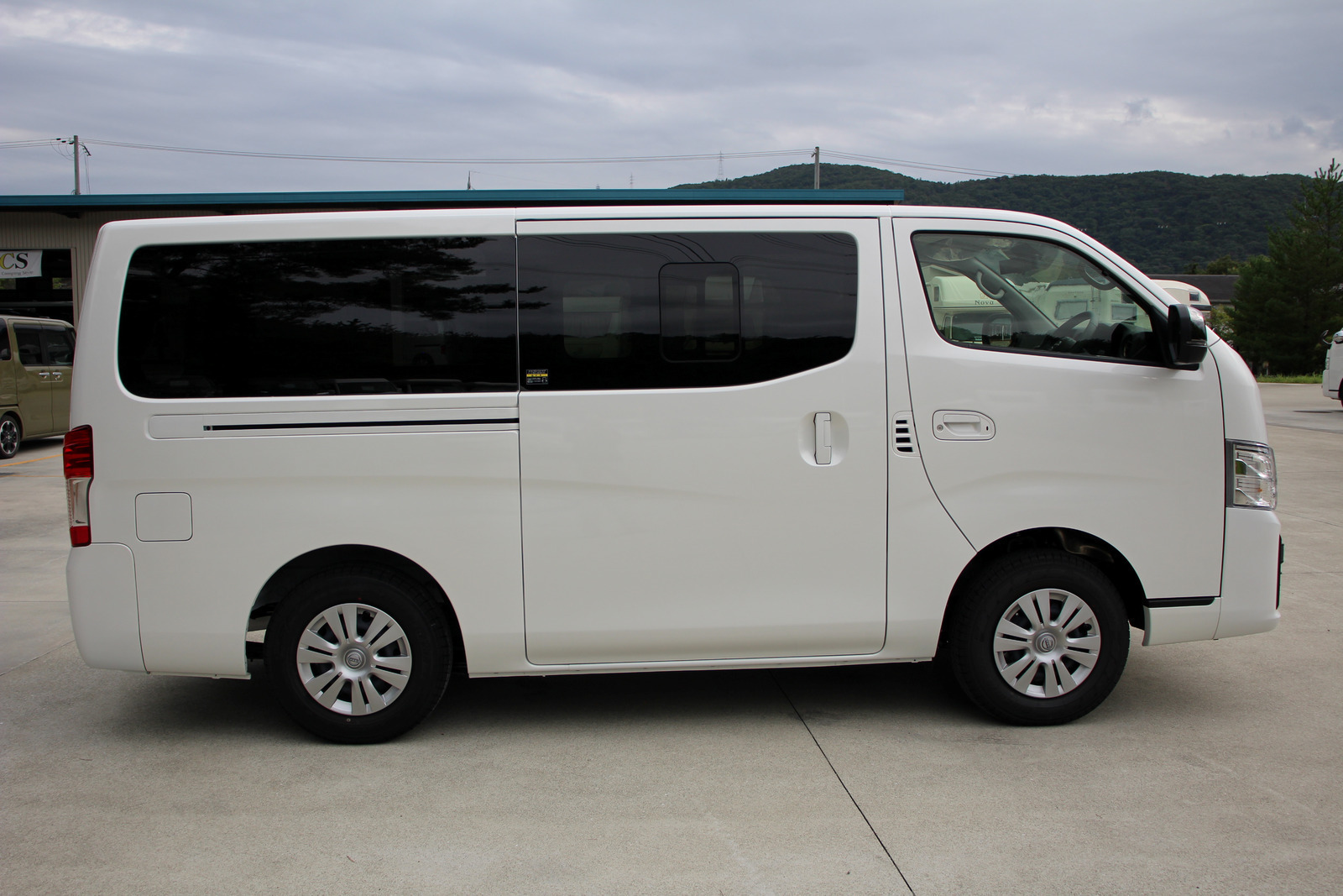 キャンピングカー バンコン ｷｬﾗﾊﾞﾝ FOCS ｸﾛｰｻｰｷｬﾝﾊﾟｰ 新車　展示車