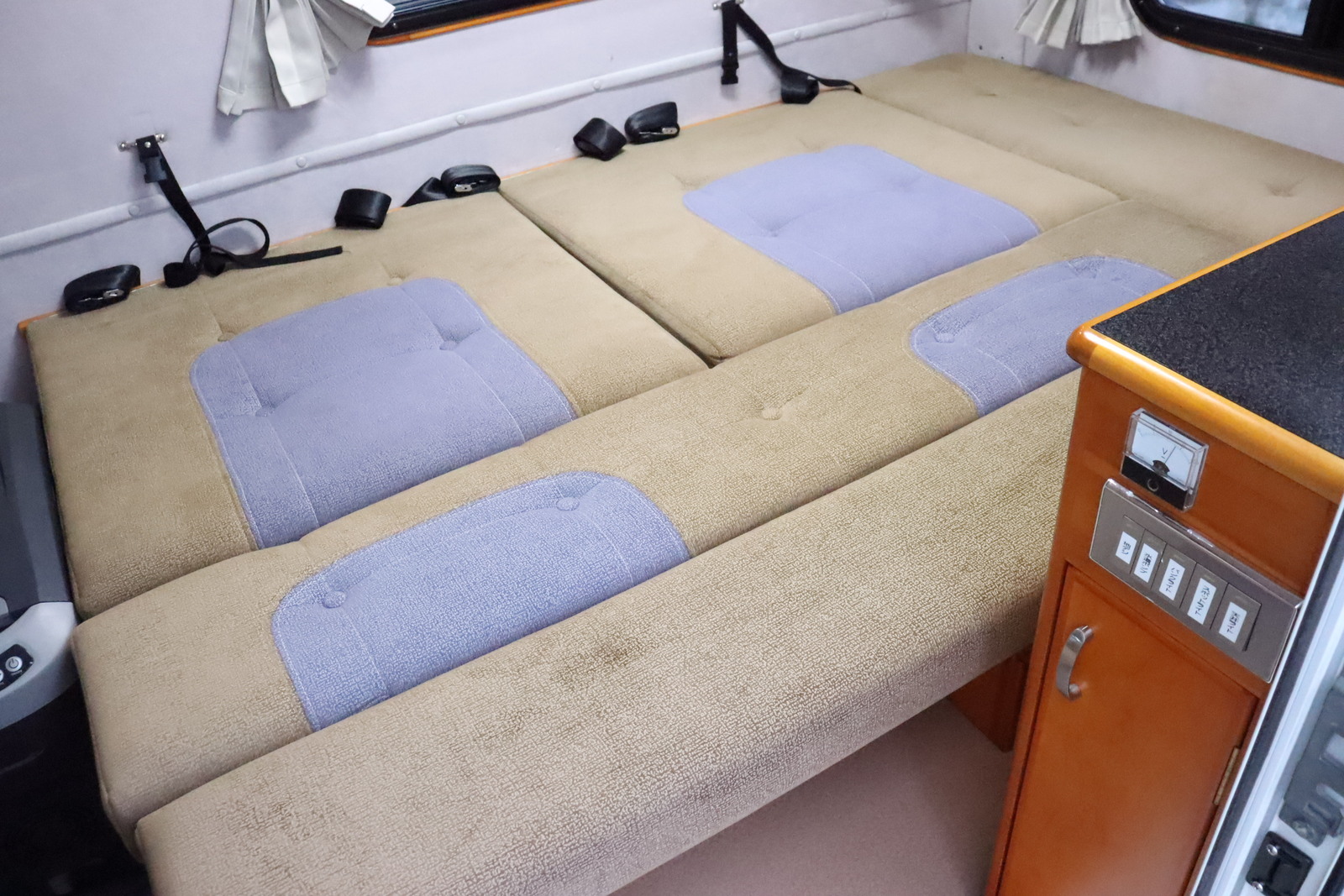 キャンピングカー 軽キャンパー ｽｸﾗﾑ AZ-MAX ﾗｸｰﾝ