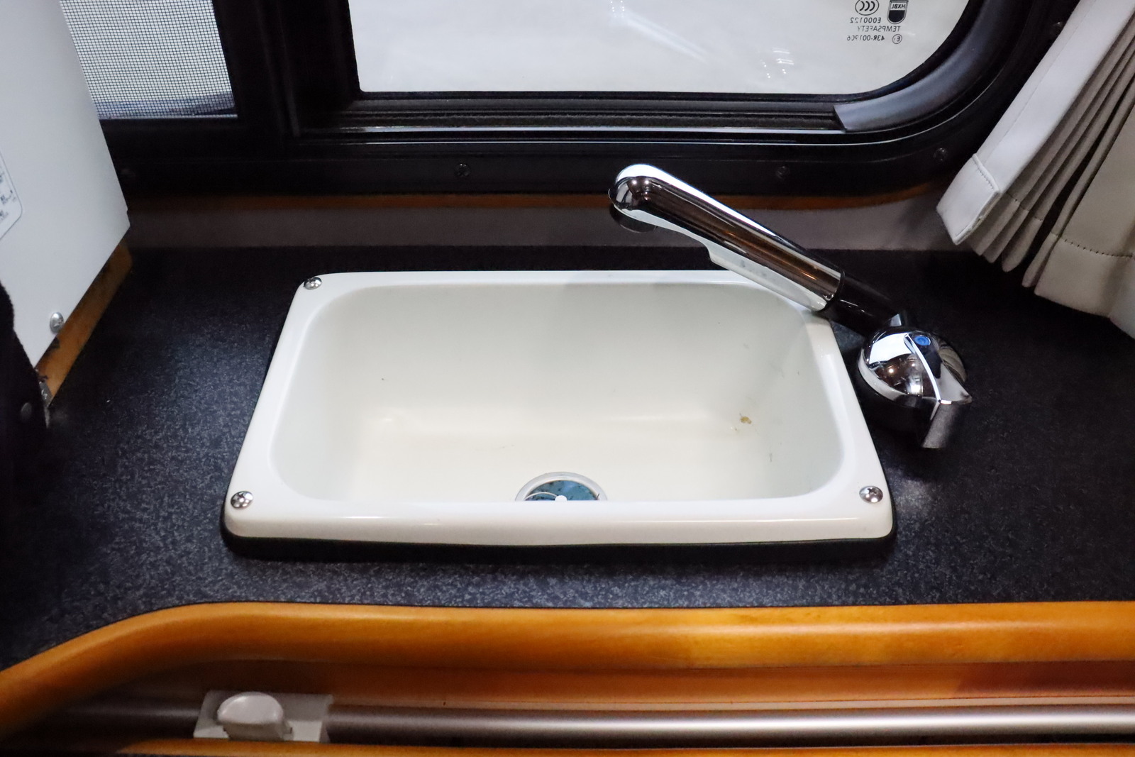 キャンピングカー 軽キャンパー ｽｸﾗﾑ AZ-MAX ﾗｸｰﾝ