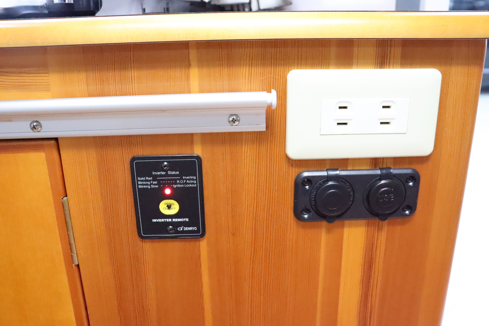 キャンピングカー 軽キャンパー ｽｸﾗﾑ AZ-MAX ﾗｸｰﾝ