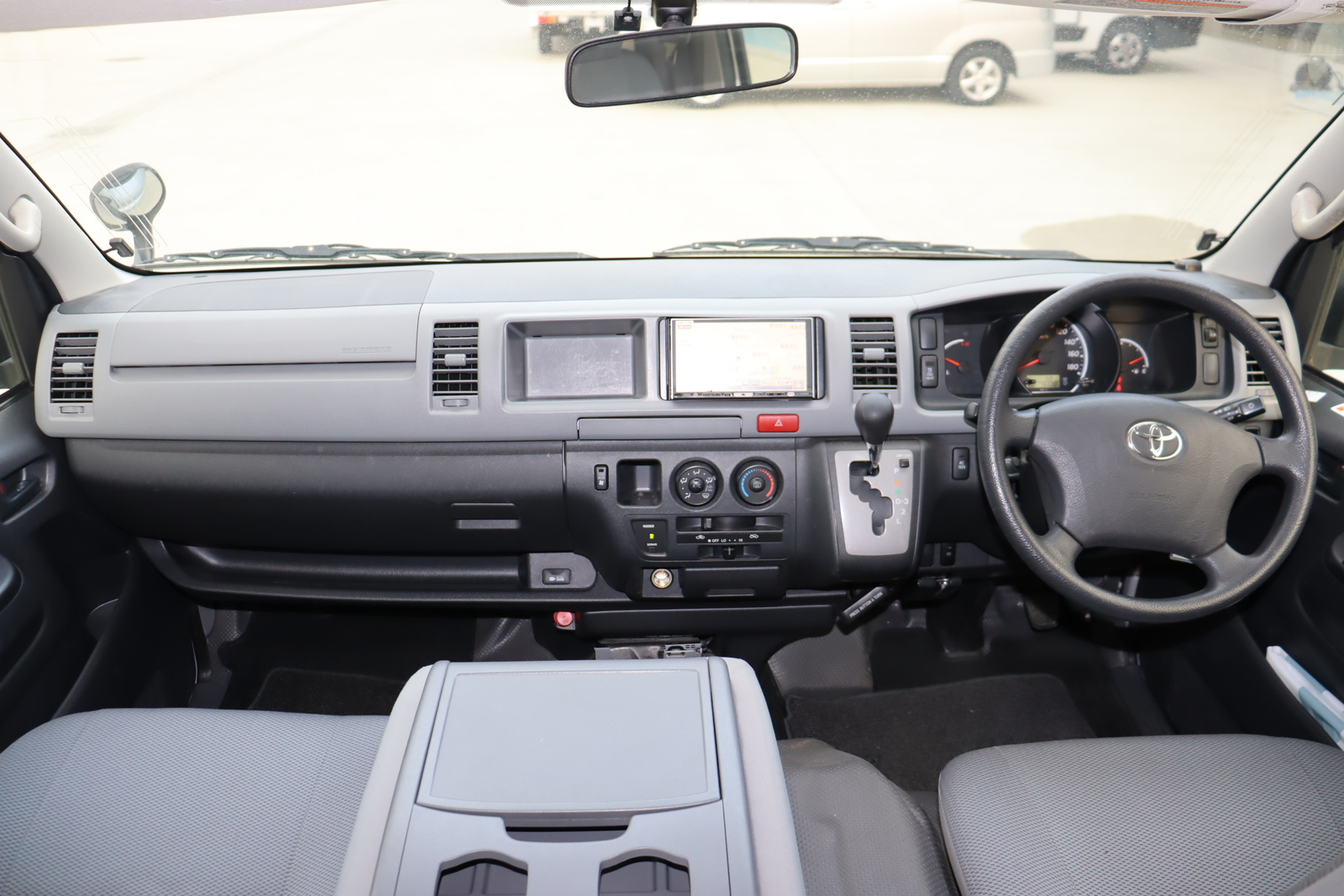 キャンピングカー バンコン ﾚｼﾞｱｽｴｰｽ ﾅｯﾂRV ﾗﾃﾞｨｯｼｭ