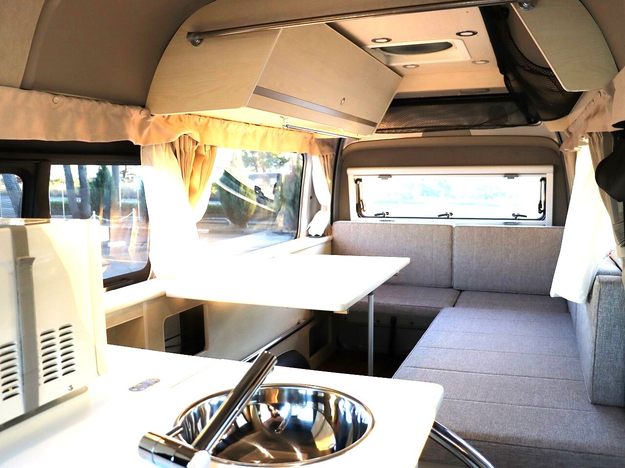 キャンピングカー バンコン ﾊｲｴｰｽ ｱﾈｯｸｽ ｳｨｽﾞ ﾘﾁｳﾑ ACｸｰﾗｰ