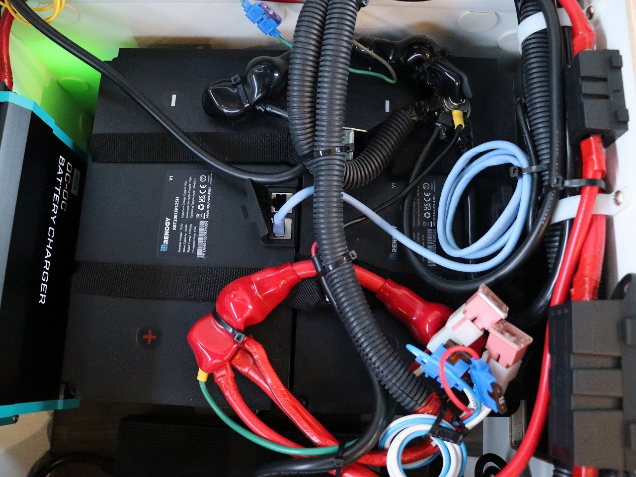 キャンピングカー バンコン ﾊｲｴｰｽ ｱﾈｯｸｽ ｳｨｽﾞ ﾘﾁｳﾑ ACｸｰﾗｰ