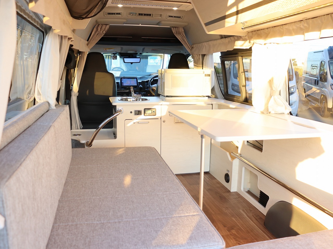 キャンピングカー バンコン ﾊｲｴｰｽ ｱﾈｯｸｽ ｳｨｽﾞ ﾘﾁｳﾑ ACｸｰﾗｰ