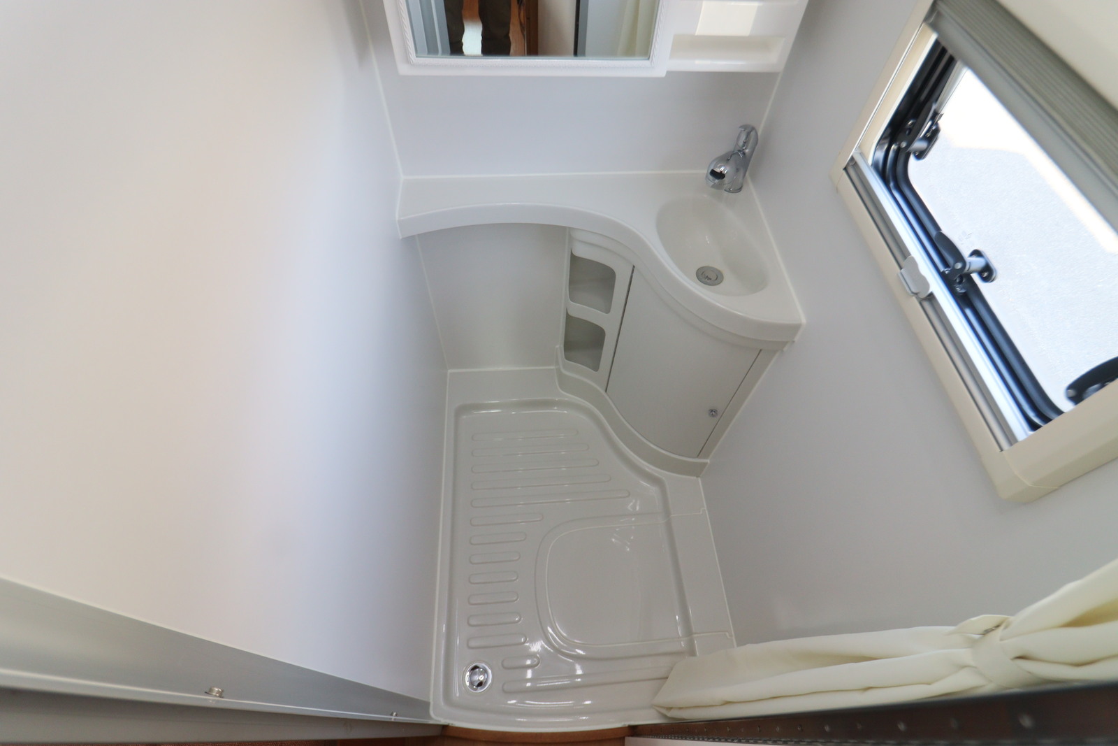 キャンピングカー キャブコン ｶﾑﾛｰﾄﾞﾀﾞｲﾚｸﾄｶｰｽﾞﾄﾘｯﾌﾟ ﾛｸﾞﾍﾞｰｽ