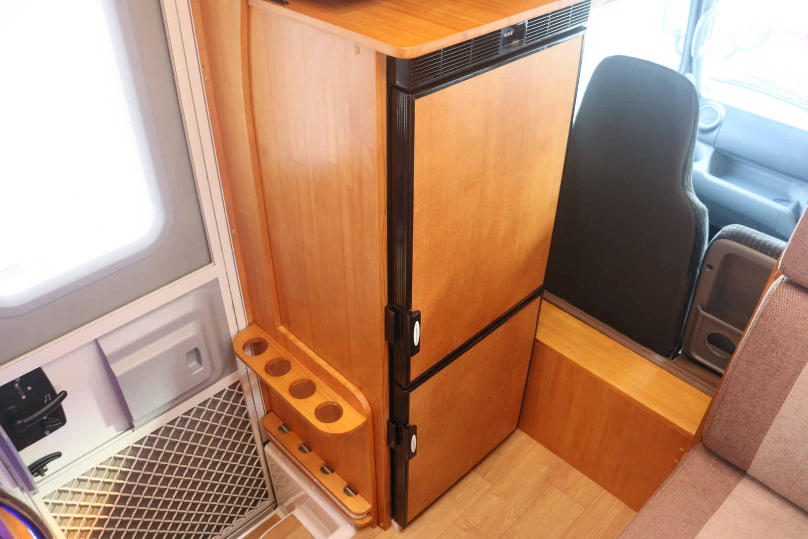 キャンピングカー キャブコン ｶﾑﾛｰﾄﾞﾀﾞｲﾚｸﾄｶｰｽﾞﾄﾘｯﾌﾟ ﾛｸﾞﾍﾞｰｽ