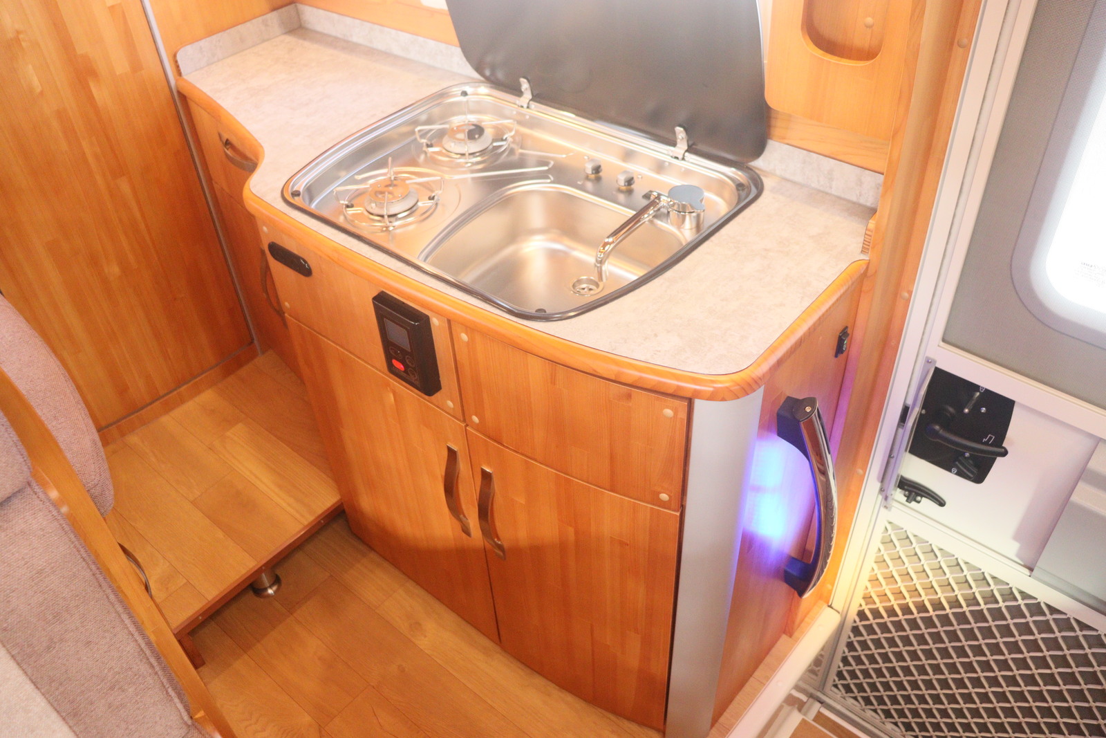 キャンピングカー キャブコン ｶﾑﾛｰﾄﾞﾀﾞｲﾚｸﾄｶｰｽﾞﾄﾘｯﾌﾟ ﾛｸﾞﾍﾞｰｽ