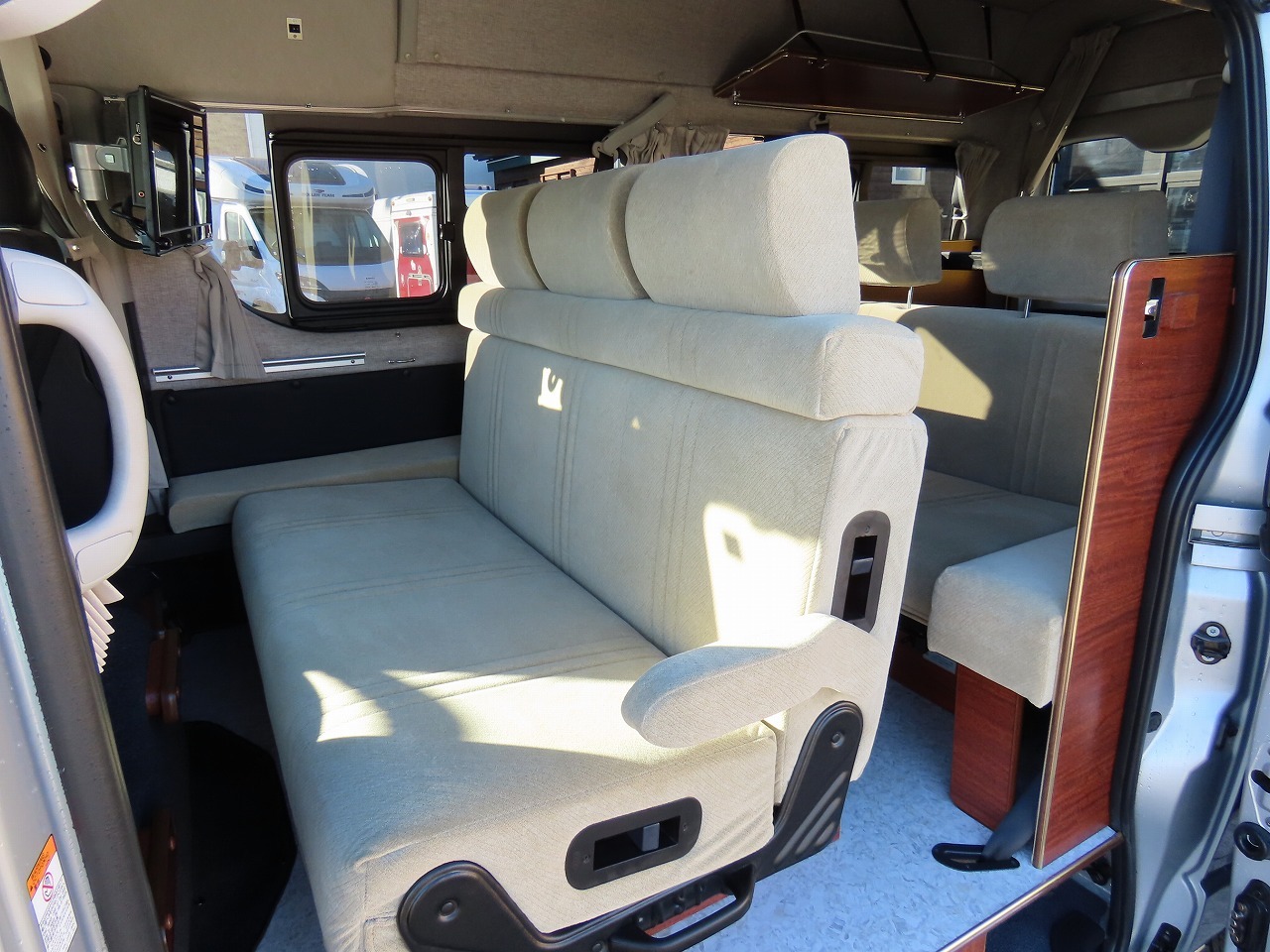 キャンピングカー バンコン ﾊｲｴｰｽ ﾘﾝｴｲ製　ﾊﾞｶﾝﾁｪｽ