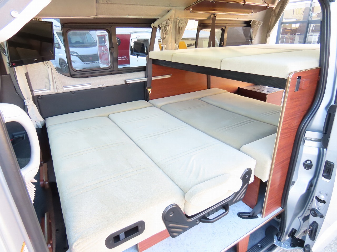 キャンピングカー バンコン ﾊｲｴｰｽ ﾘﾝｴｲ製　ﾊﾞｶﾝﾁｪｽ