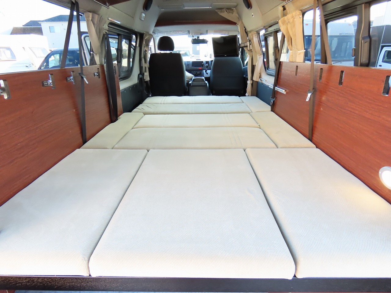 キャンピングカー バンコン ﾊｲｴｰｽ ﾘﾝｴｲ製　ﾊﾞｶﾝﾁｪｽ