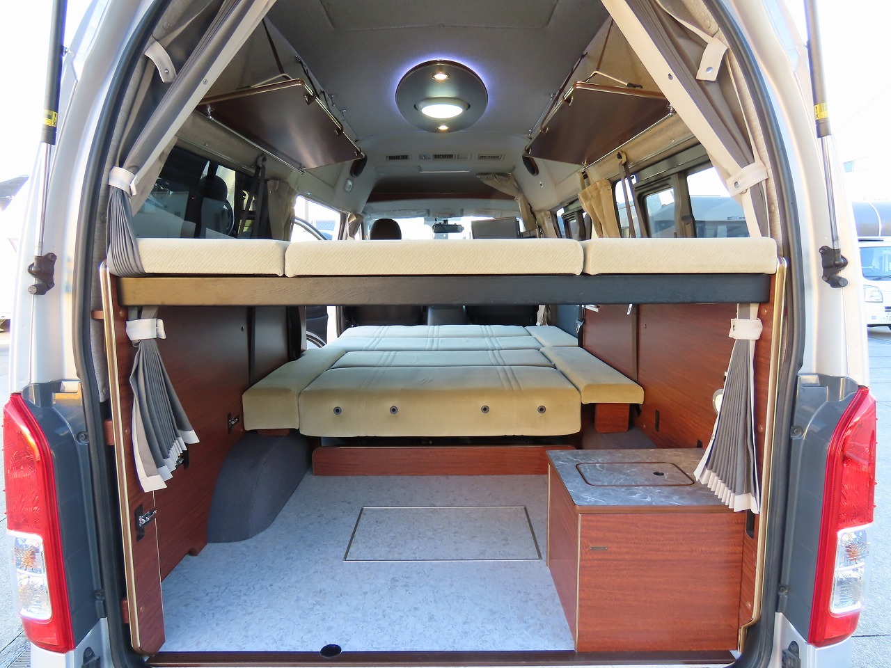 キャンピングカー バンコン ﾊｲｴｰｽ ﾘﾝｴｲ製　ﾊﾞｶﾝﾁｪｽ
