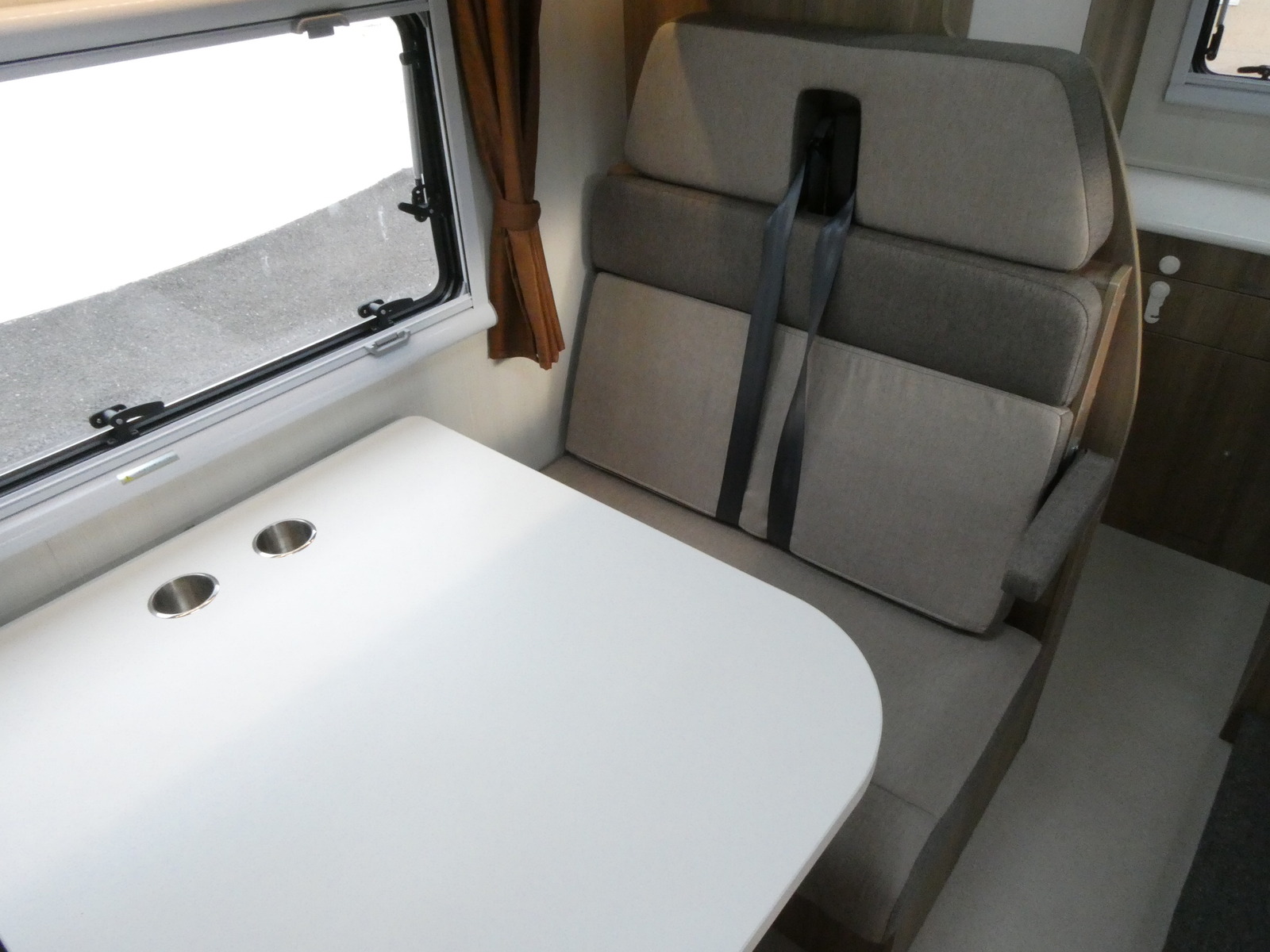 キャンピングカー キャブコン ｶﾑﾛｰﾄﾞ ｷｬﾝﾊﾟｰ厚木 ﾊﾟﾋﾟｰ480