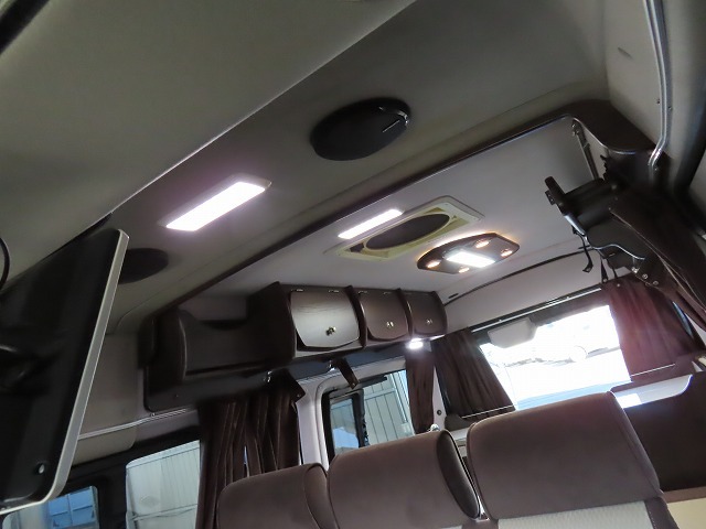 キャンピングカー バンコン NV350ｷｬﾗﾊﾞﾝﾋﾟｰｽﾞｸﾗﾌﾄ ｸﾞﾚｲｼｬｰ