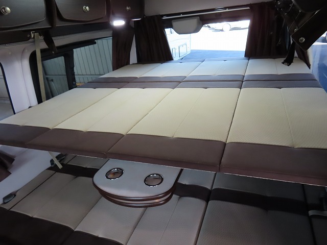 キャンピングカー バンコン NV350ｷｬﾗﾊﾞﾝﾋﾟｰｽﾞｸﾗﾌﾄ ｸﾞﾚｲｼｬｰ