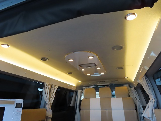 キャンピングカー バンコン ﾊｲｴｰｽ かｰいんてりあ高橋 ﾘﾗｯｸｽﾜｺﾞﾝ 4WD