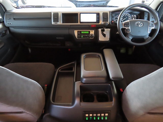 キャンピングカー バンコン ﾊｲｴｰｽ かｰいんてりあ高橋 ﾘﾗｯｸｽﾜｺﾞﾝ 4WD