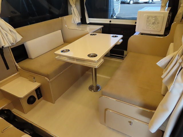 キャンピングカー バンコン ﾊｲｴｰｽ かｰいんてりあ高橋 ﾘﾗｯｸｽﾜｺﾞﾝ 4WD