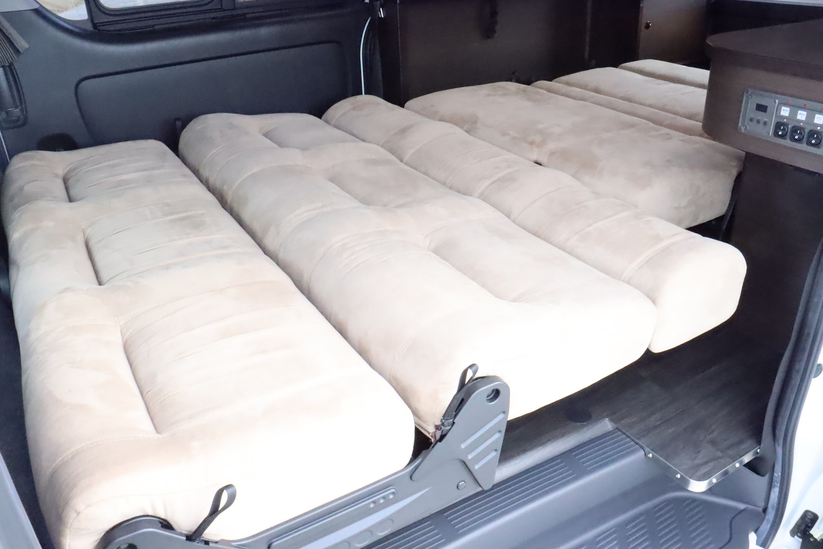 キャンピングカー バンコン ﾊｲｴｰｽ ｹｲﾜｰｸｽ ｵｰﾛﾗｽﾀｰｸﾙｰｽﾞSL