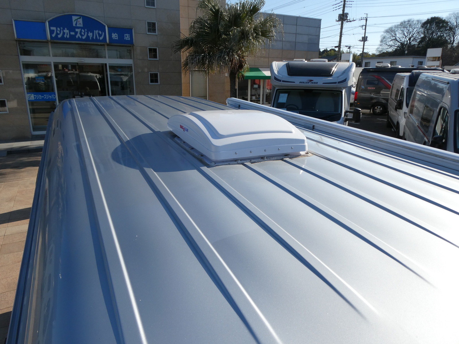 キャンピングカー バンコン RVﾋﾞｯｸﾌｯﾄ　ｲﾚｰﾈ　ﾏｯｸｽﾌｧﾝ　ｵｰﾆﾝｸﾞ