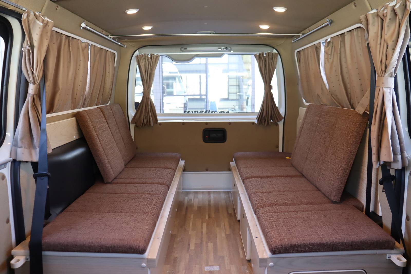 キャンピングカー バンコン ﾊｲｴｰｽ ｸﾗﾌﾄﾎﾞｯｸｽ製  1500Wｲﾝﾊﾞｰﾀｰ