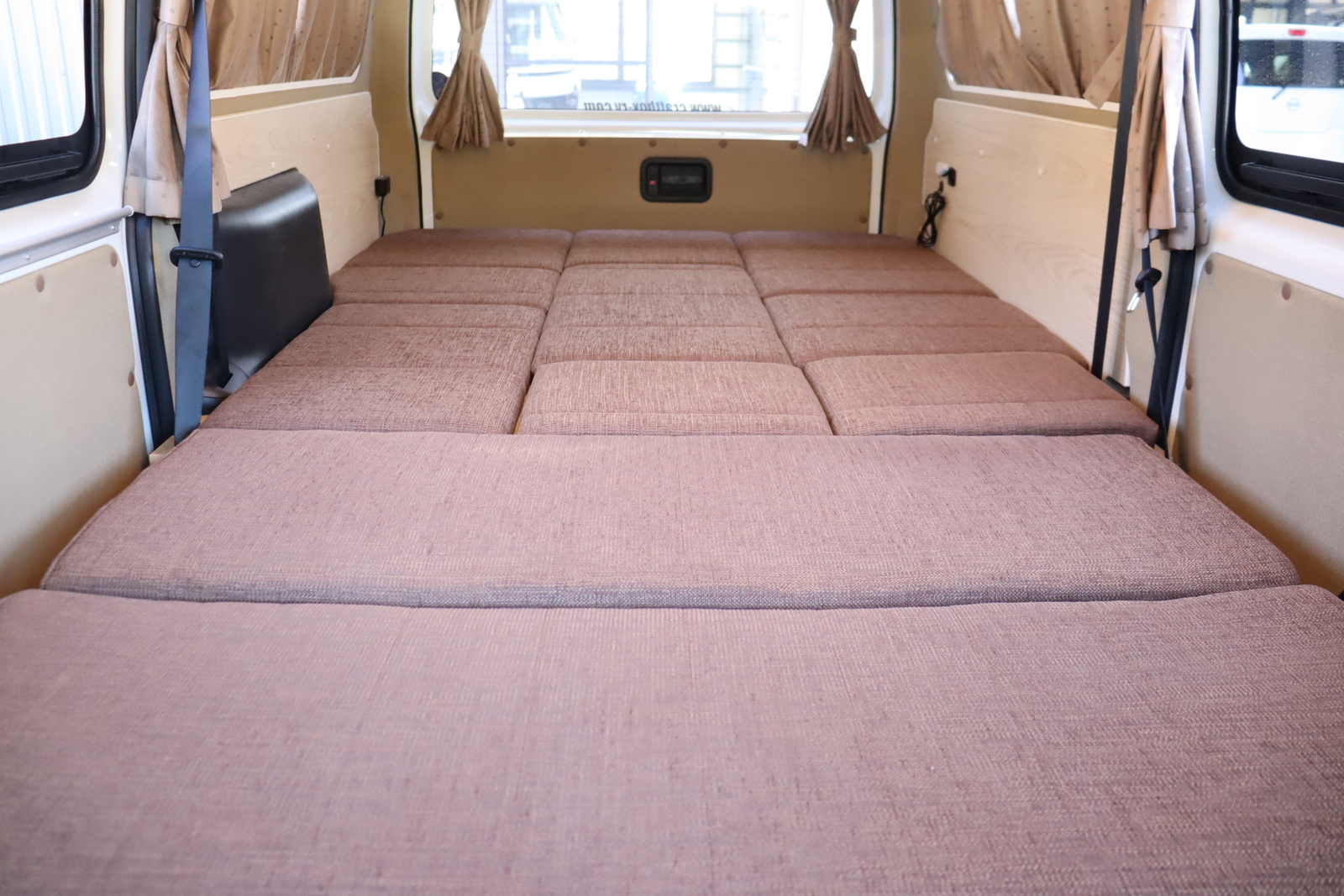 キャンピングカー バンコン ﾊｲｴｰｽ ｸﾗﾌﾄﾎﾞｯｸｽ製  1500Wｲﾝﾊﾞｰﾀｰ