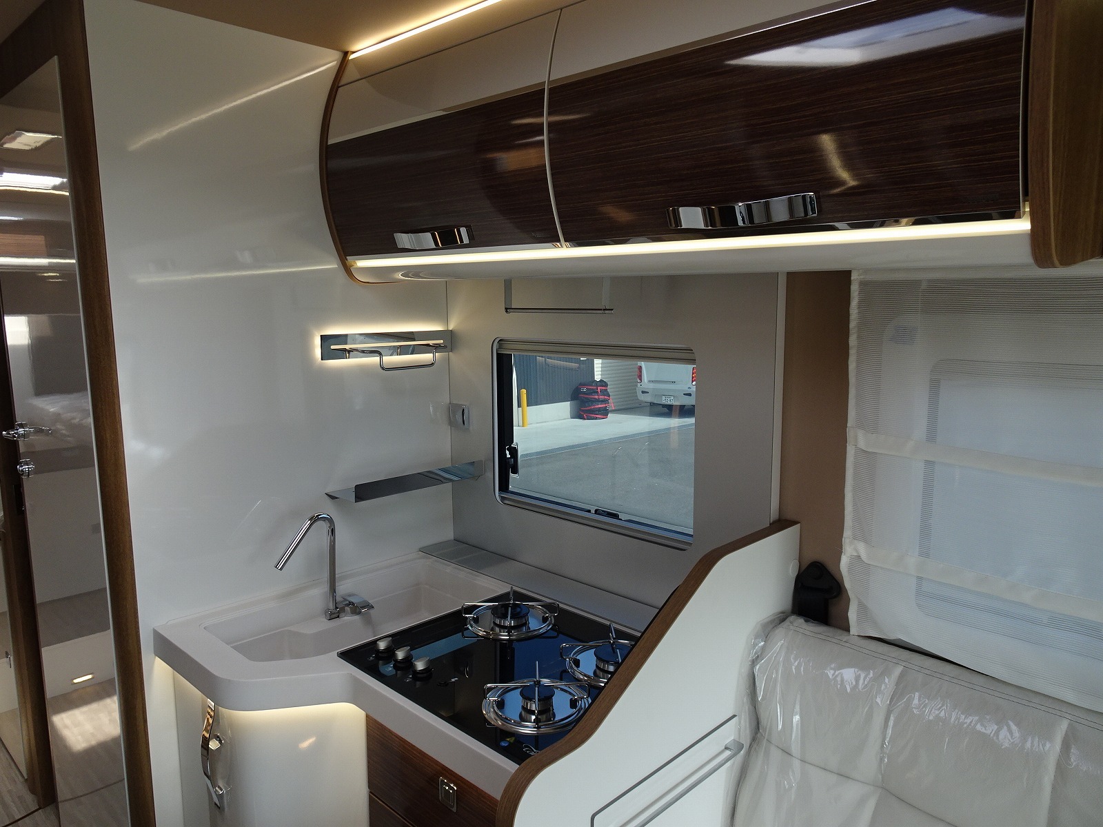 キャンピングカー バスコン ﾃﾞｭｶ ﾓｰﾋﾞﾙｳﾞｪｯﾀ Kﾖｯﾄﾃｸﾉﾗｲﾝ86新車