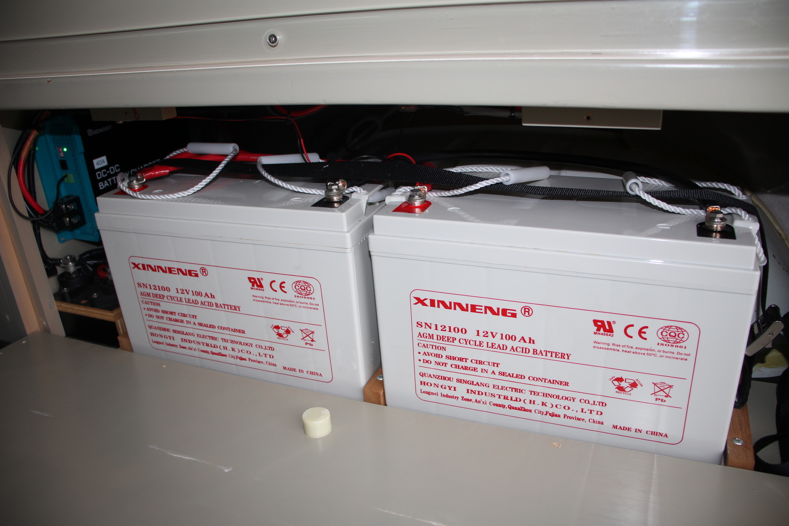 キャンピングカー バンコン ﾊｲｴｰｽ ﾎﾜｲﾄﾊｳｽ ｺﾝﾊﾟｽﾄﾞﾙｸ　FFﾋｰﾀｰ