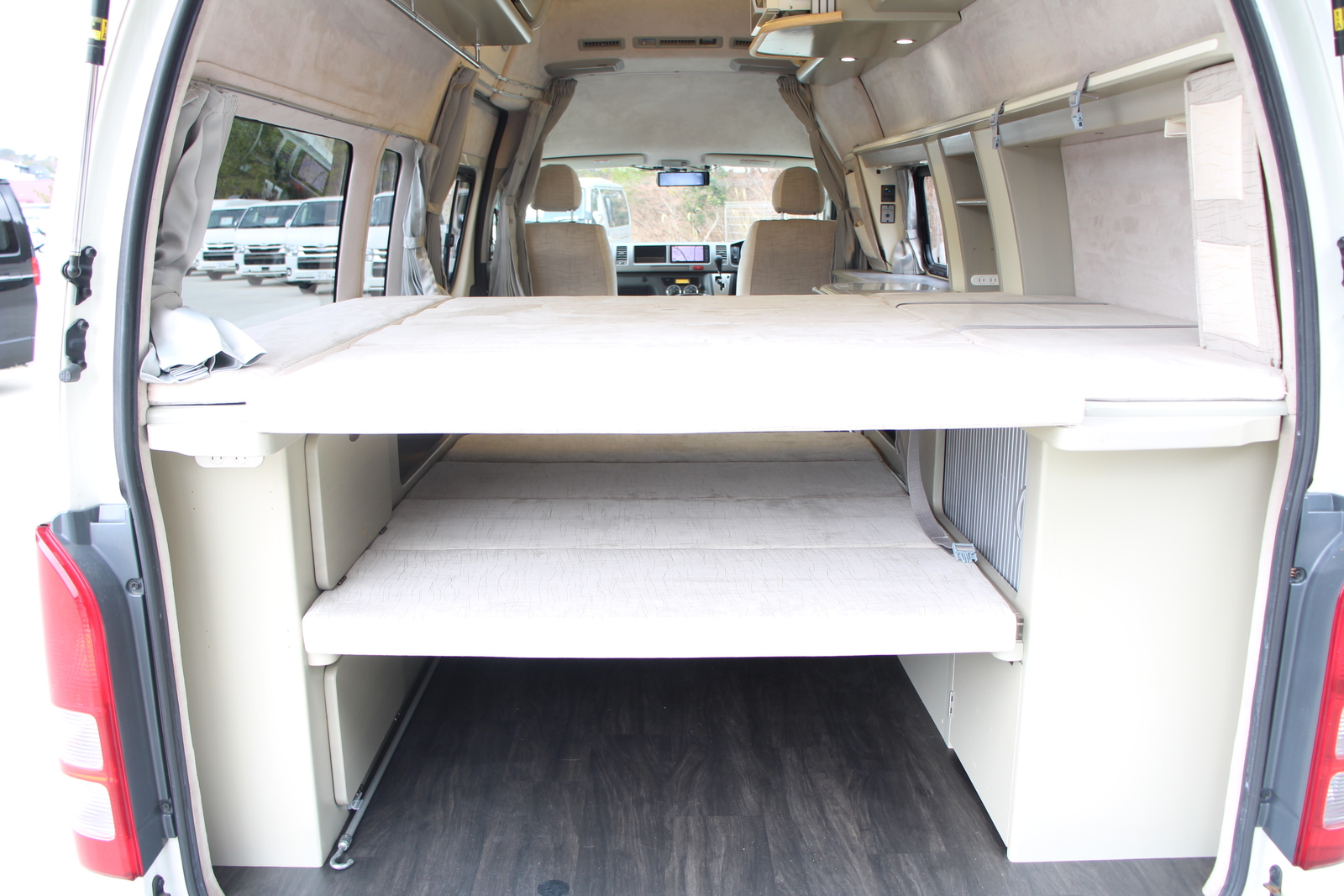 キャンピングカー バンコン ﾊｲｴｰｽ ﾎﾜｲﾄﾊｳｽ ｺﾝﾊﾟｽﾄﾞﾙｸ　FFﾋｰﾀｰ