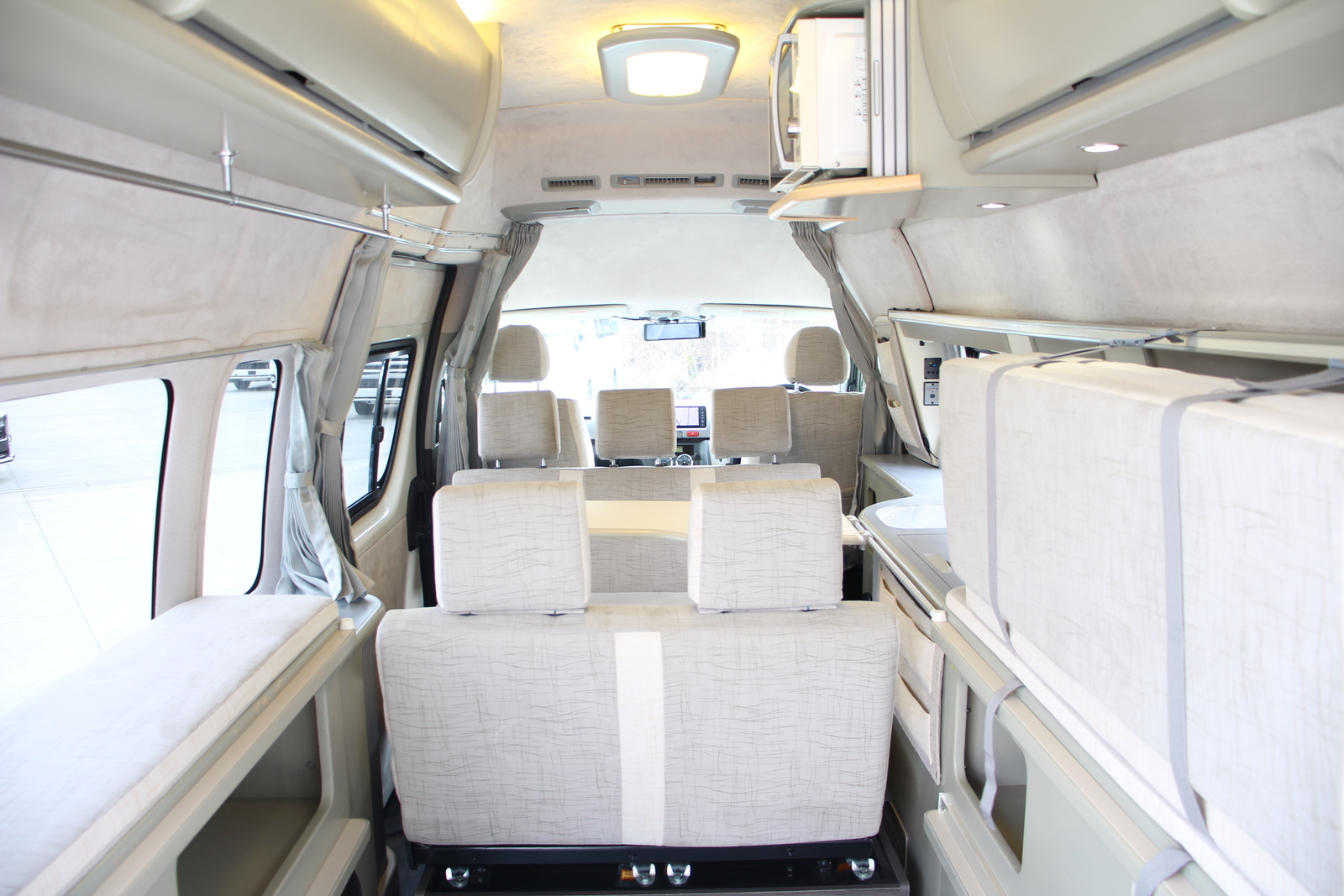 キャンピングカー バンコン ﾊｲｴｰｽ ﾎﾜｲﾄﾊｳｽ ｺﾝﾊﾟｽﾄﾞﾙｸ　FFﾋｰﾀｰ