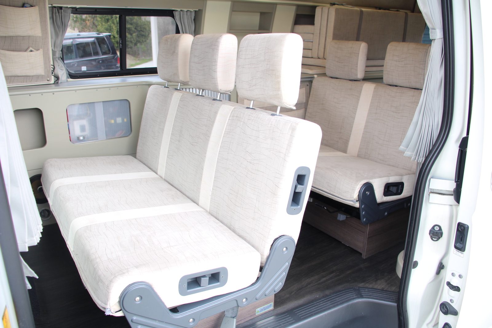 キャンピングカー バンコン ﾊｲｴｰｽ ﾎﾜｲﾄﾊｳｽ ｺﾝﾊﾟｽﾄﾞﾙｸ　FFﾋｰﾀｰ