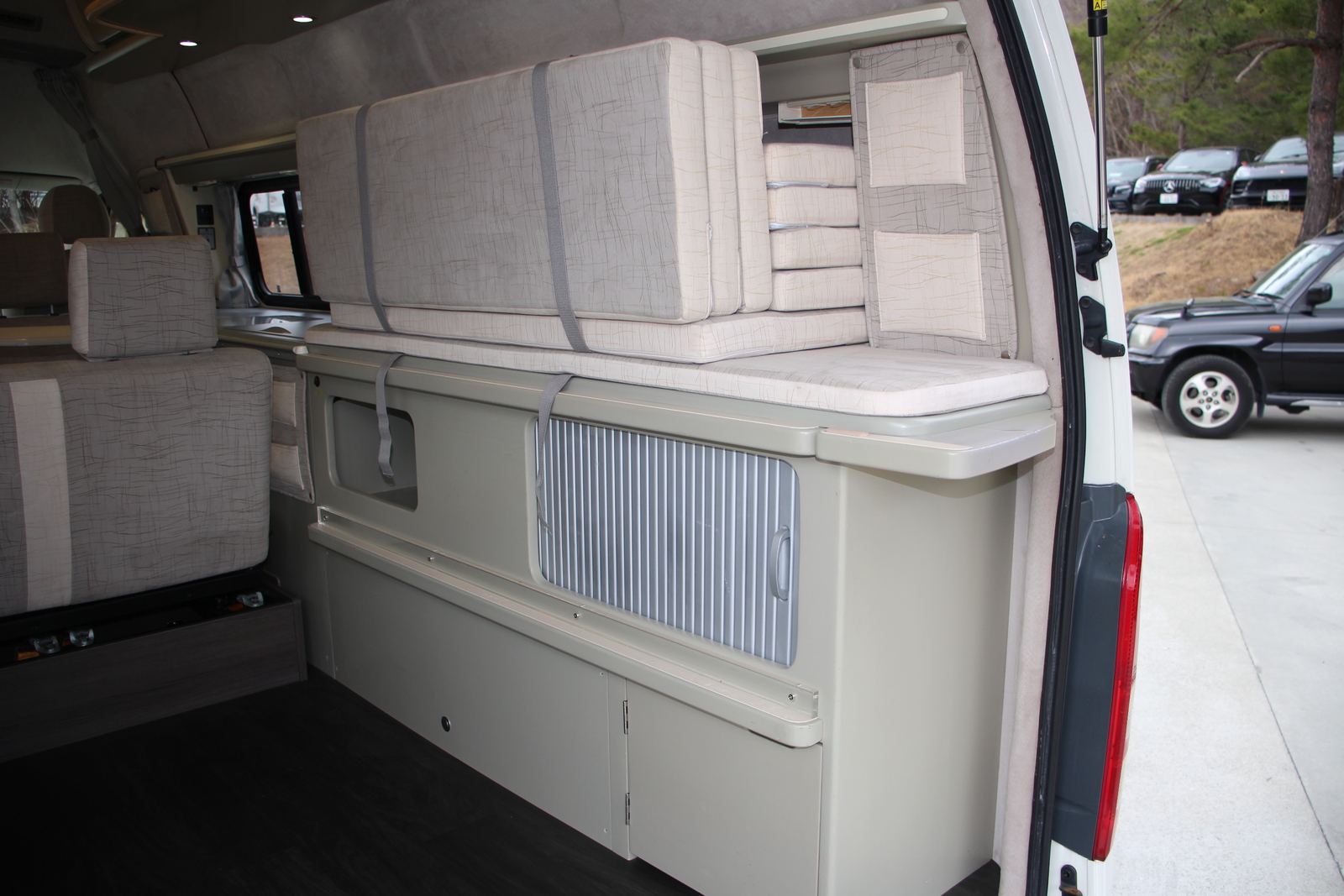 キャンピングカー バンコン ﾊｲｴｰｽ ﾎﾜｲﾄﾊｳｽ ｺﾝﾊﾟｽﾄﾞﾙｸ　FFﾋｰﾀｰ