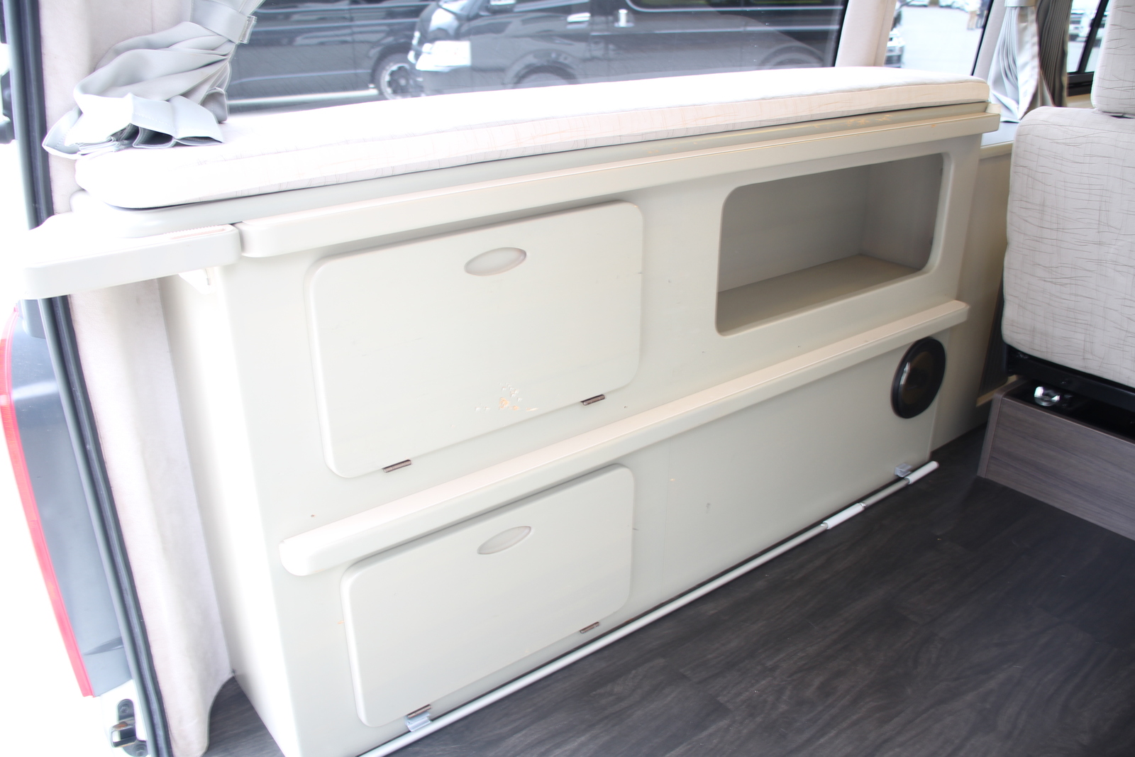 キャンピングカー バンコン ﾊｲｴｰｽ ﾎﾜｲﾄﾊｳｽ ｺﾝﾊﾟｽﾄﾞﾙｸ　FFﾋｰﾀｰ